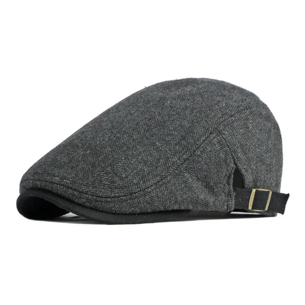 TL034 men’s Italian wool beret with premium fabric, offering comfort, elegance, and timeless style for refined and casual outfits.